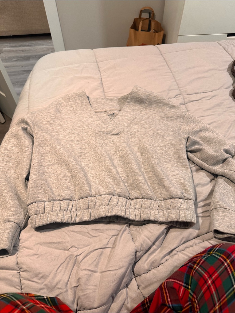 Old Navy Light Gray V-Neck Cropped Sweatshirt